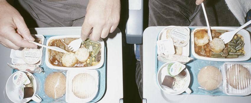 kelas bisnis katering makanan di pesawat terbang foto... Kaget, Begini Perbedaan Makanan Pesawat di Kelas Ekonomi dan Bisnis ...