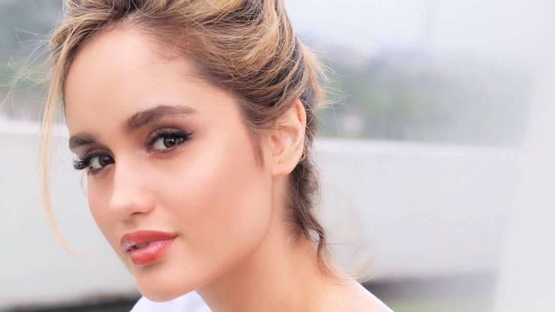 Ayol klitorini yalagan video