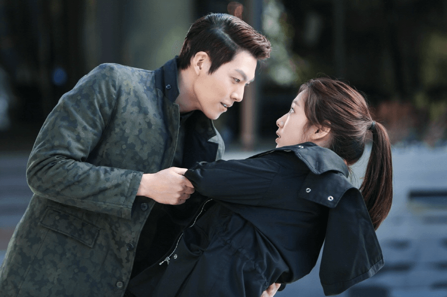 Cenderung Abusive, Jangan Tiru Adegan Romantis Ala Drama Korea Ini ya ...