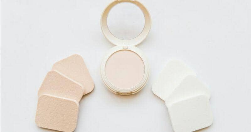 Cara Tepat Memilih Compact Powder | Popmama.com