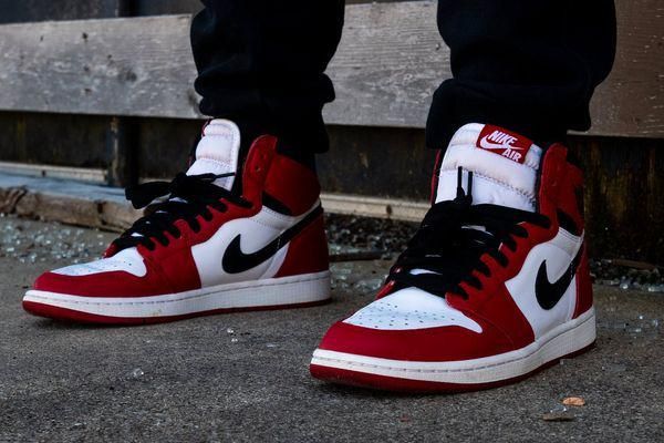 6 Rekomendasi Sepatu Basket Pria dengan Desain Timeless, Keren!