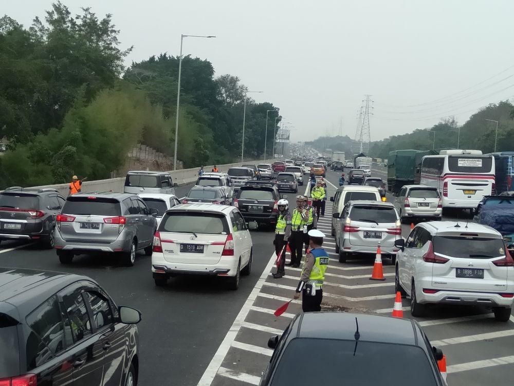 Ilustrasi Tol Jakarta-Cikampek (IDN Times/Mahendra)