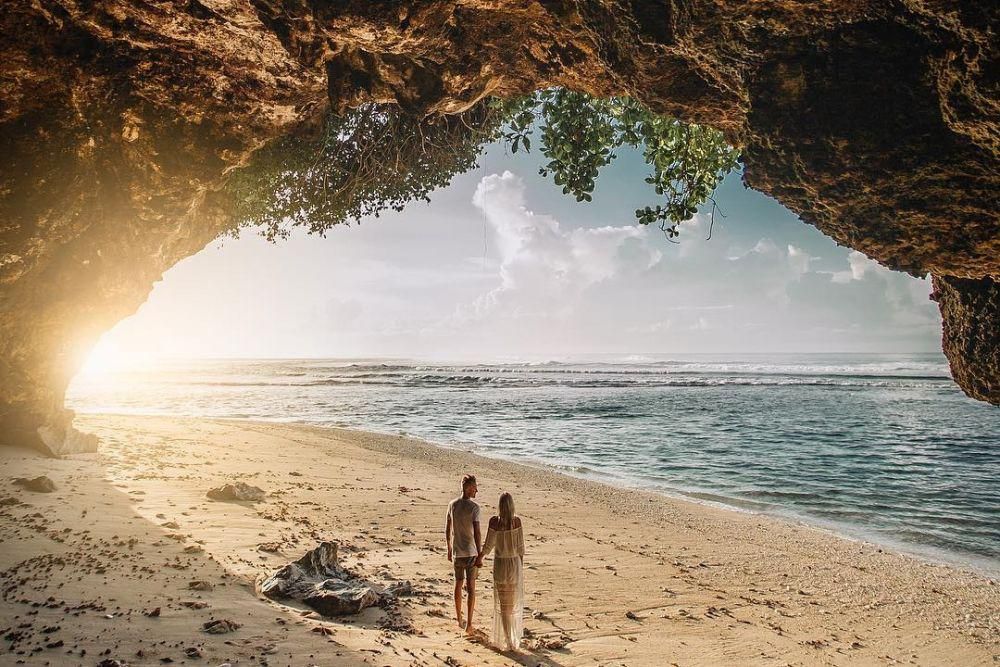 Wajib Masuk Bucket List, Ini 6 Fakta Menarik Green Bowl Beach di | IDN Times