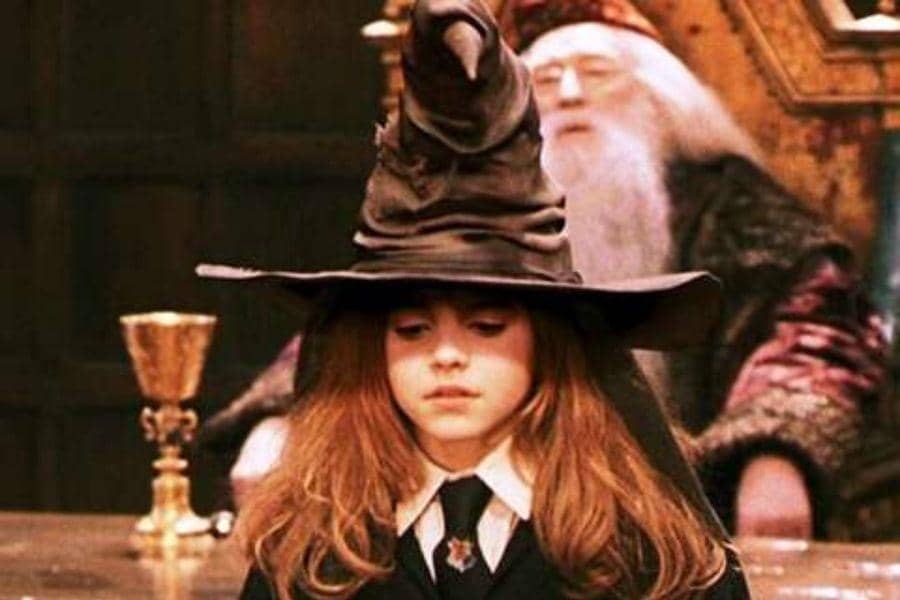 [QUIZ] Kami Bisa Tebak Kamu Cocok Masuk Asrama Hogwarts yang Mana ...