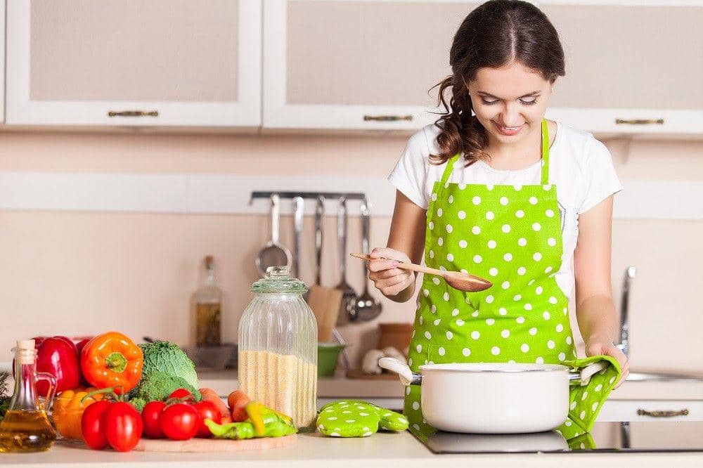 Tips Belajar Memasak, Biar jadi Chef Rumahan Keren! | IDN Times Lampung