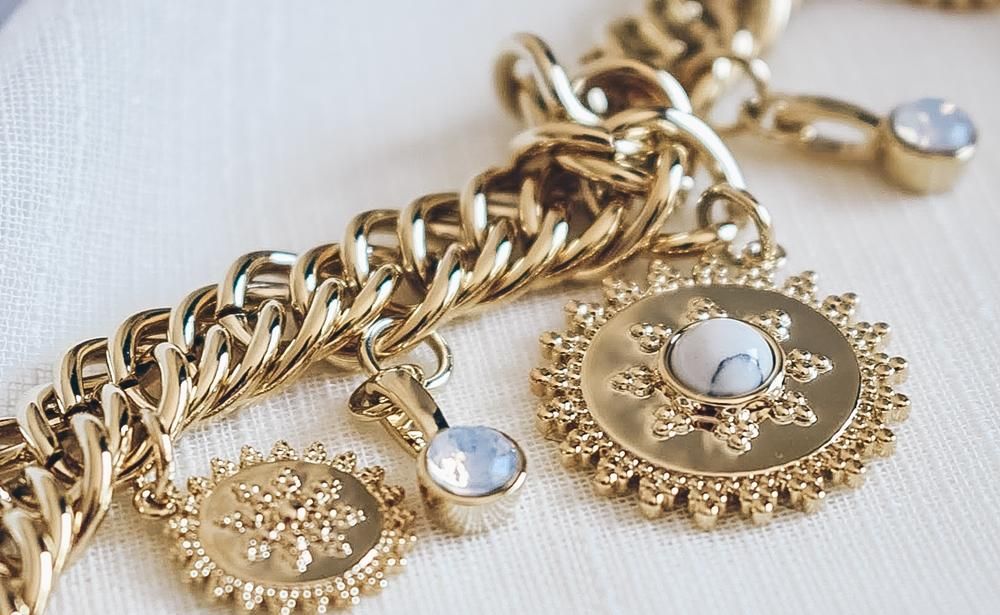 Cara Merawat Kalung Titanium Gold Agar Tetap Berkilau