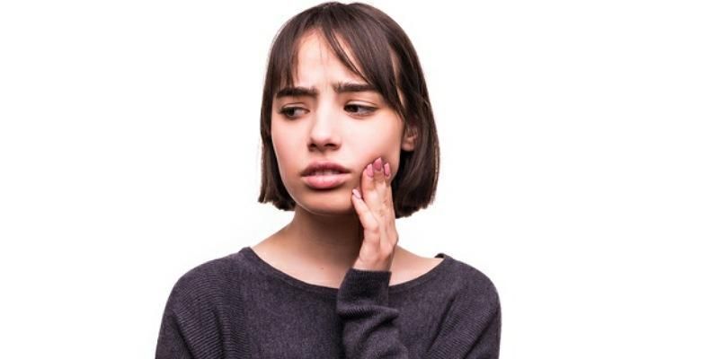 7 Penyebab Gigi Ngilu dan Cara Mengatasinya
