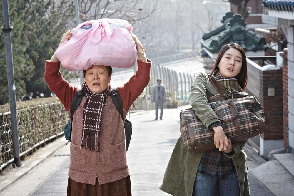 12 Film Korea Tersedih Tentang Pengorbanan Ibu, Bikin Hati Pilu!