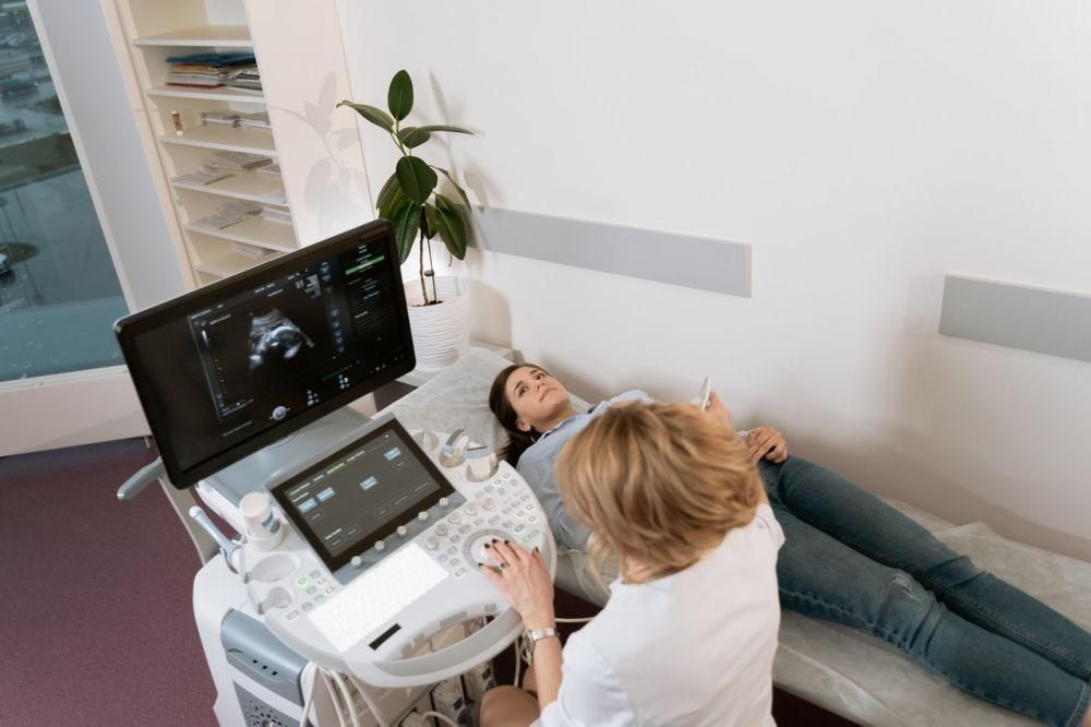Perbedaan USG Abdominal dan Transvaginal, Kapan Diperlukan?
