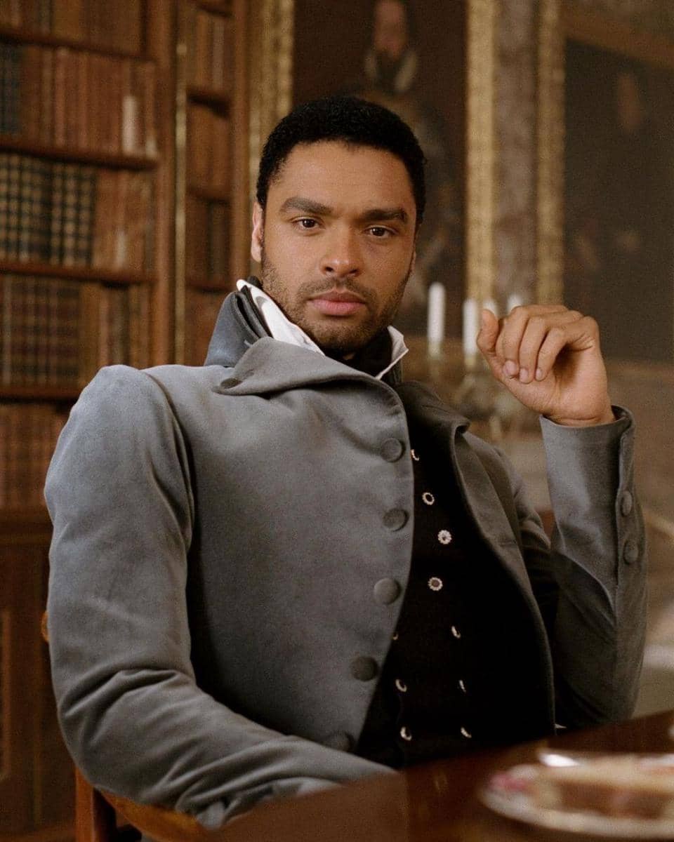 Simon yang bergelar Duke of Hasting. (instagram.com/bridgertonnetflix)