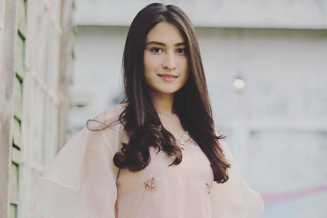 Potret Angbeen Rishi Istri Adly Fairuz yang Berusia 23 Tahun | Popbela.com