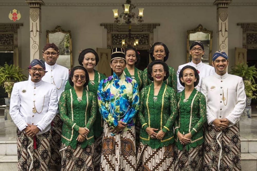 Sejarah Hari Kebaya Nasional, Busana Tradisional Ikon Bangsa