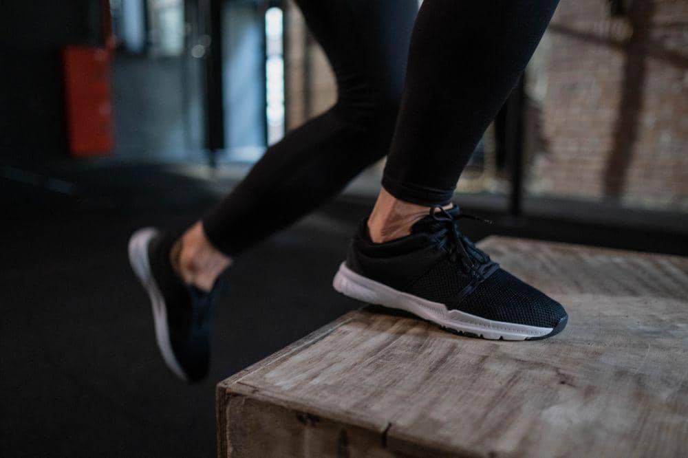 5 Rekomendasi Sepatu Gym dan Workout Pria dari Brand Lokal | IDN Times