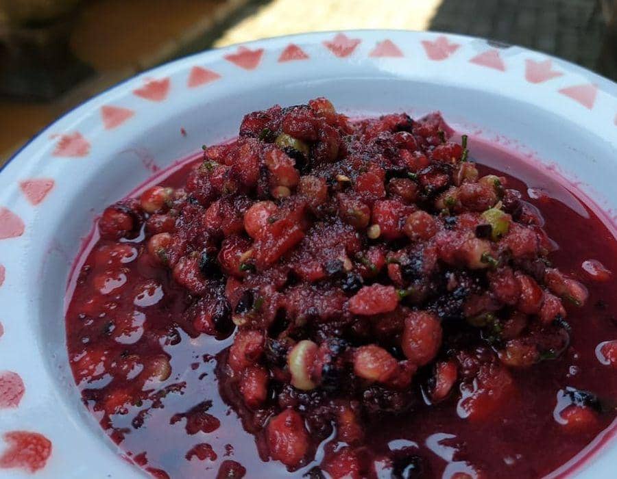 rujak buah boni (instagram.com/warung_men_gege)
