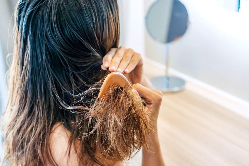 5 Penyebab Rambut Kamu Mengembang