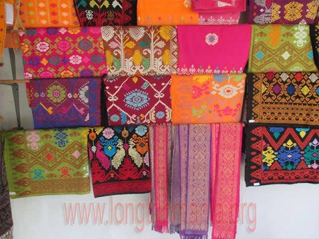 Ilustasi kain songket Sidemen,Karangasem (longtripmania.org)