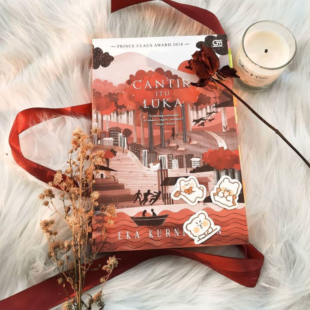 Buku Cantik itu luka (instagram.com/azizareads)