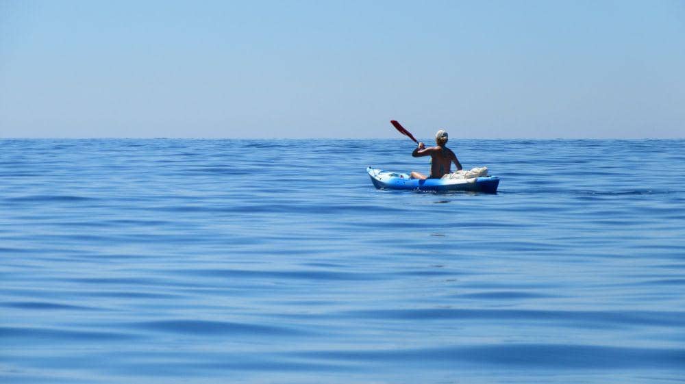 ilustrasi bermain kayak (Pixabay.com/ Rabasse)