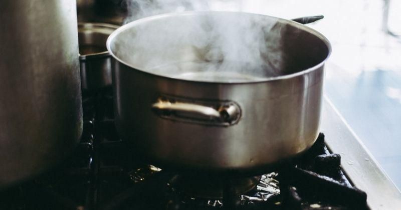 7 Cara Membersihkan Panci Gosong, Mudah Dilakukan