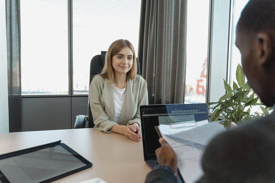 5 Cara Membangun Rapport saat Wawancara Kerja, Penting lho! | IDN Times