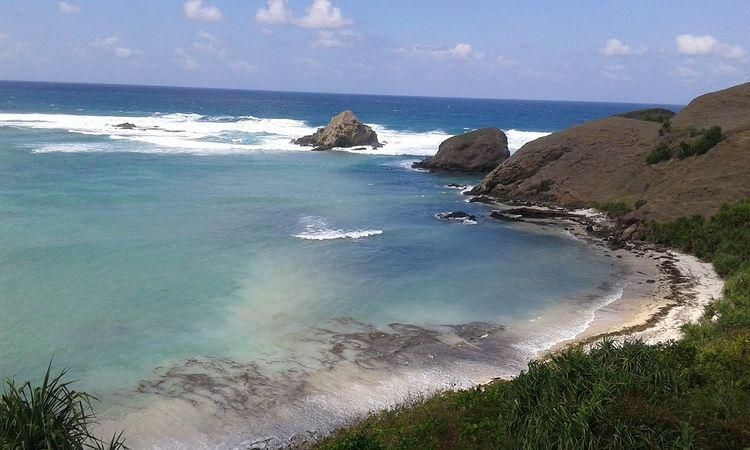 Pantai Serenting (instagram.com/mandalika.co.id)