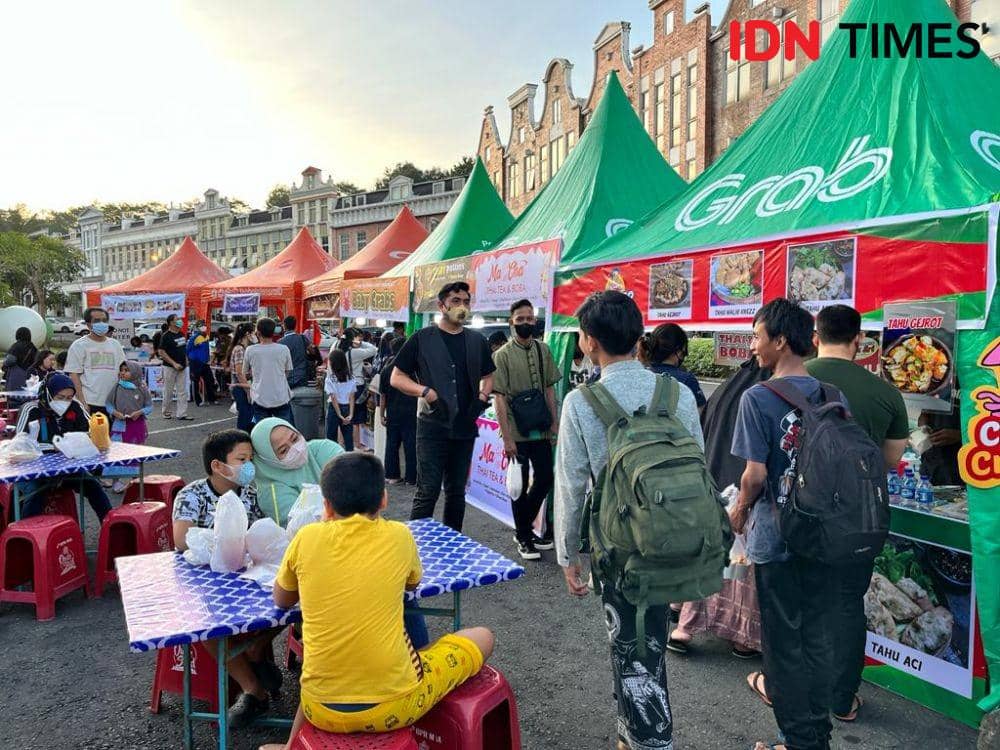 Suasana ngabuburit di Ramadhan Weekend Market 2022 di CitraGrand Semarang. (IDN Times/Anggun Puspitoningrum)