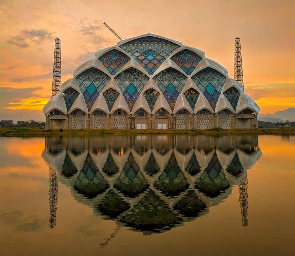 Disparbud Dukung Masjid Al Jabbar Sebagai Wisata Religi | IDN Times Jabar