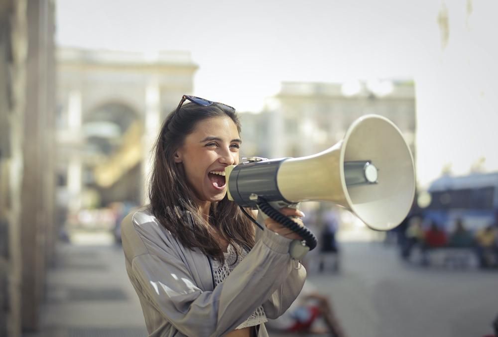 10 Fakta Menarik ENFP, Si Ekstrovert yang Paling Introvert!