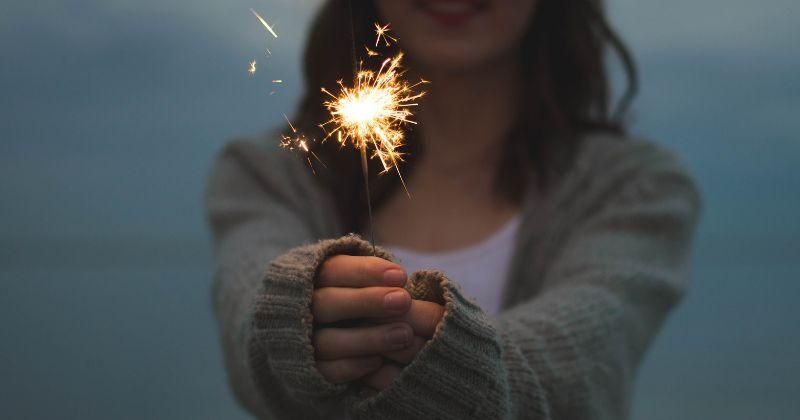 7 Tips Bahagia Walau Sedang Sendirian, Jangan Hidup di Masa Lalu