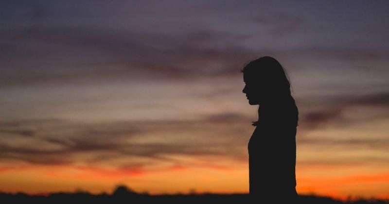 5 Penyebab Kamu Diabaikan saat Sedang Sedih