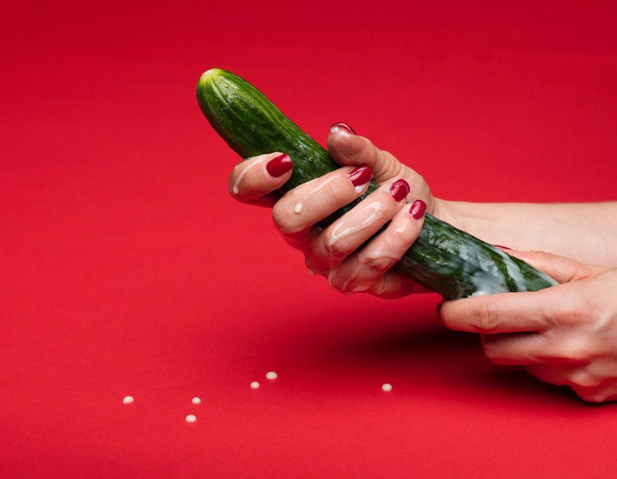 U xotinining ogziga keldi