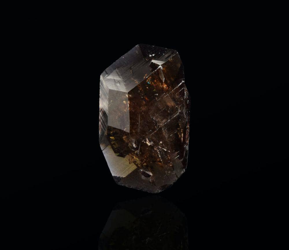 ilustrasi mineral berwarna hitam (unsplash.com/USGS)