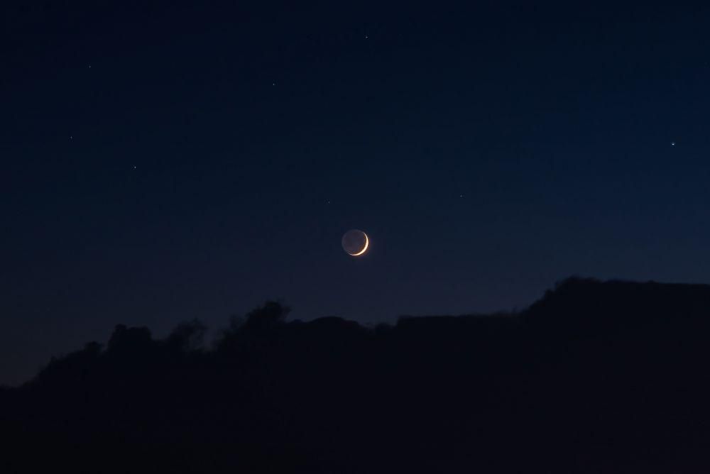 ilustrasi bulan baru (unsplash.com/Vladislav Klapin)