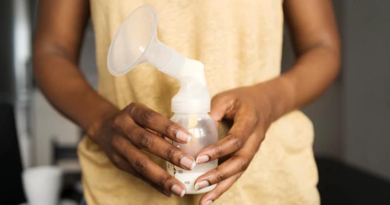 6 Tips Pumping ASI untuk Ibu Menyusui yang Bekerja