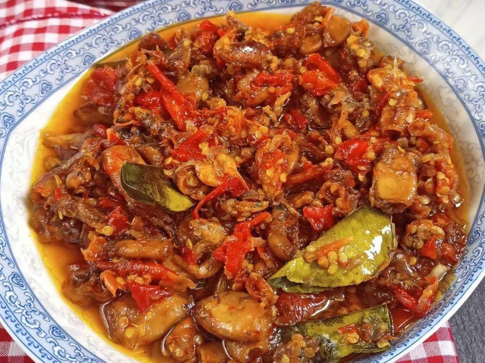 Sambal Cumi Asin, Lauk Pedas Gurih yang Bikin Nambah Nasi | Waktu IDN
