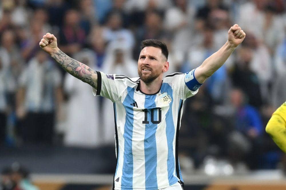 Kapten Argentina, Lionel Messi, saat juarai Piala Dunia 2022 (Twitter @FIFAWorldCup)