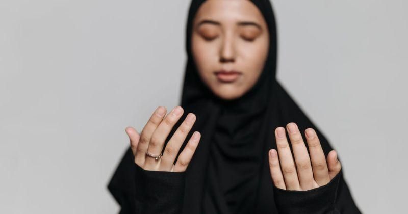 Kumpulan Doa Melupakan Seseorang dalam Islam, Mudah Diamalkan
