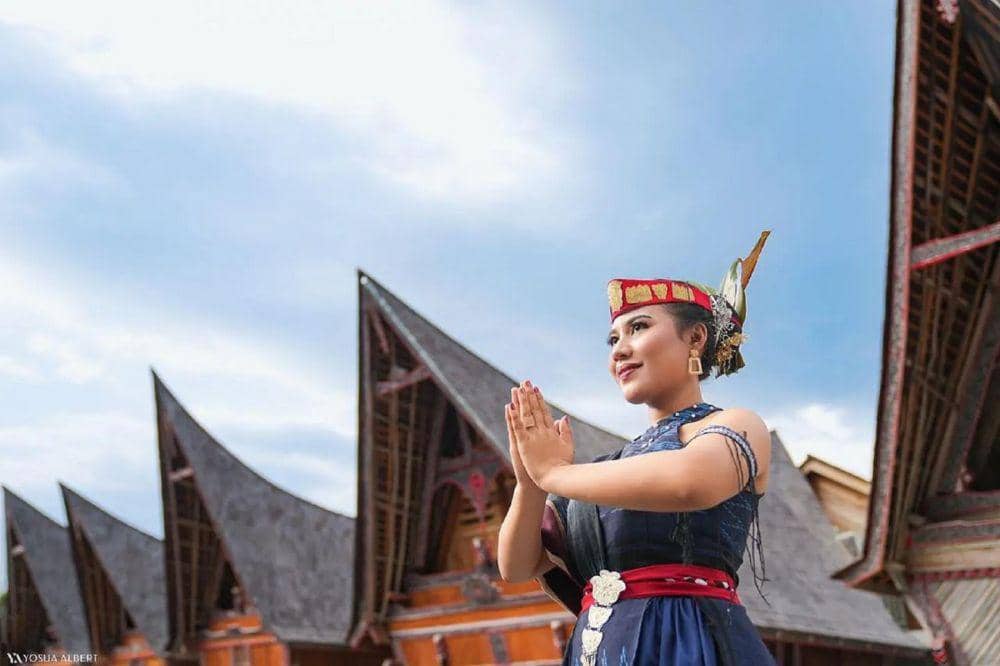 ilustrasi budaya batak toba (instagram.com/visit_saomsir)