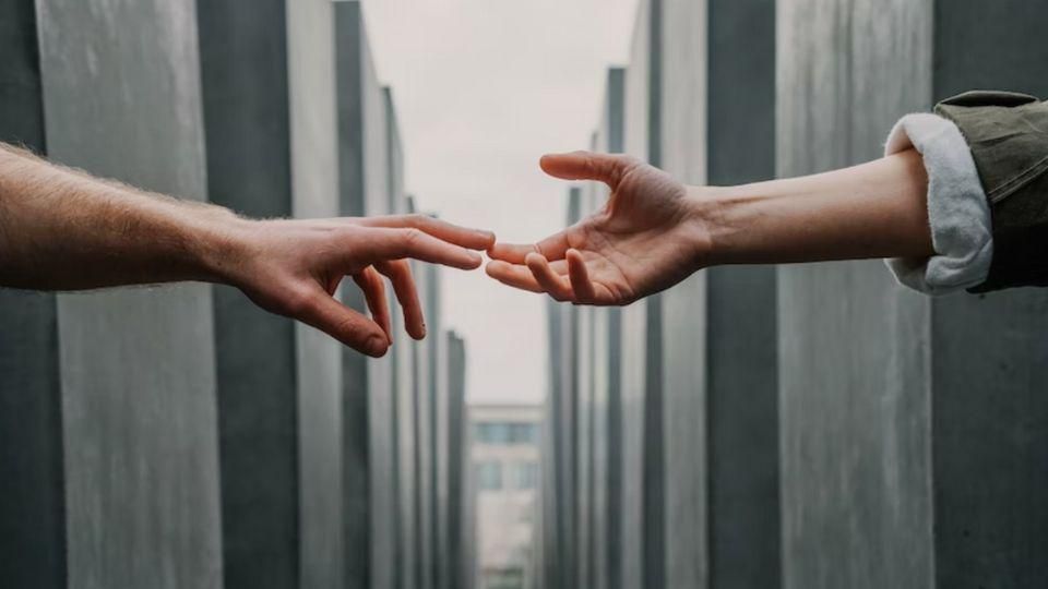 ilustrasi selamat tinggal cinta (unsplash.com/Toa Heftiba)
