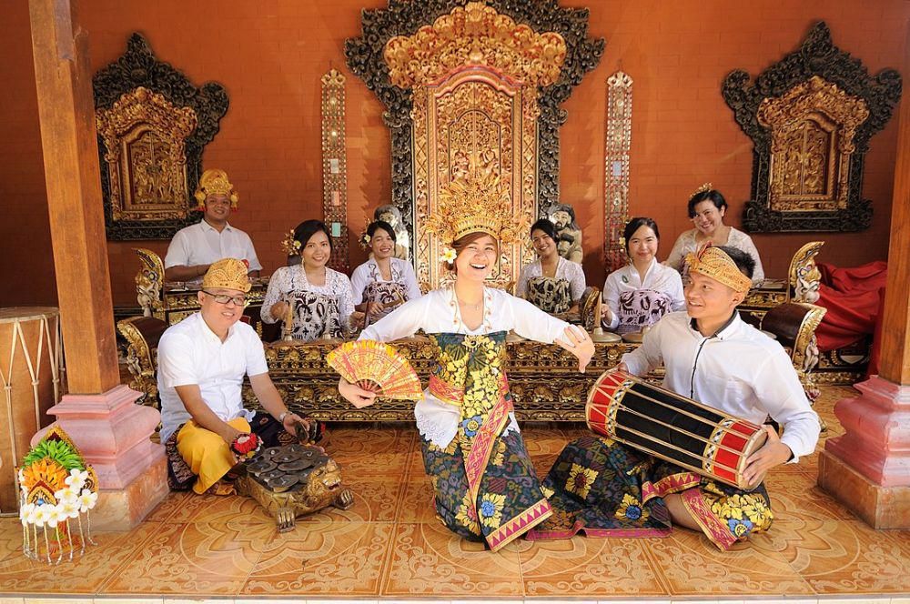 ilustrasi gamelan mengiringi tari bali (commons.wikimedia.org/Andika_Panendra)