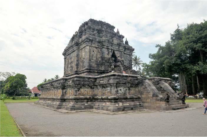 Candi Mendut: Info Lokasi, Harga, Rute, Tips, dan Aktivitas Seru