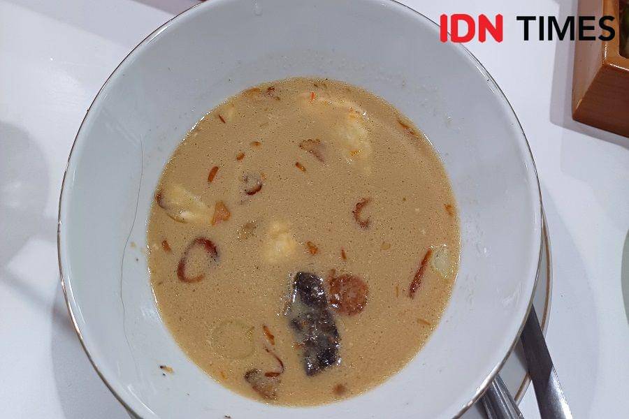 Soto Betawi H. Ma’ruf, Tebet Jakarta Selatan (IDN Times/Dhiya Awlia Azzahra)