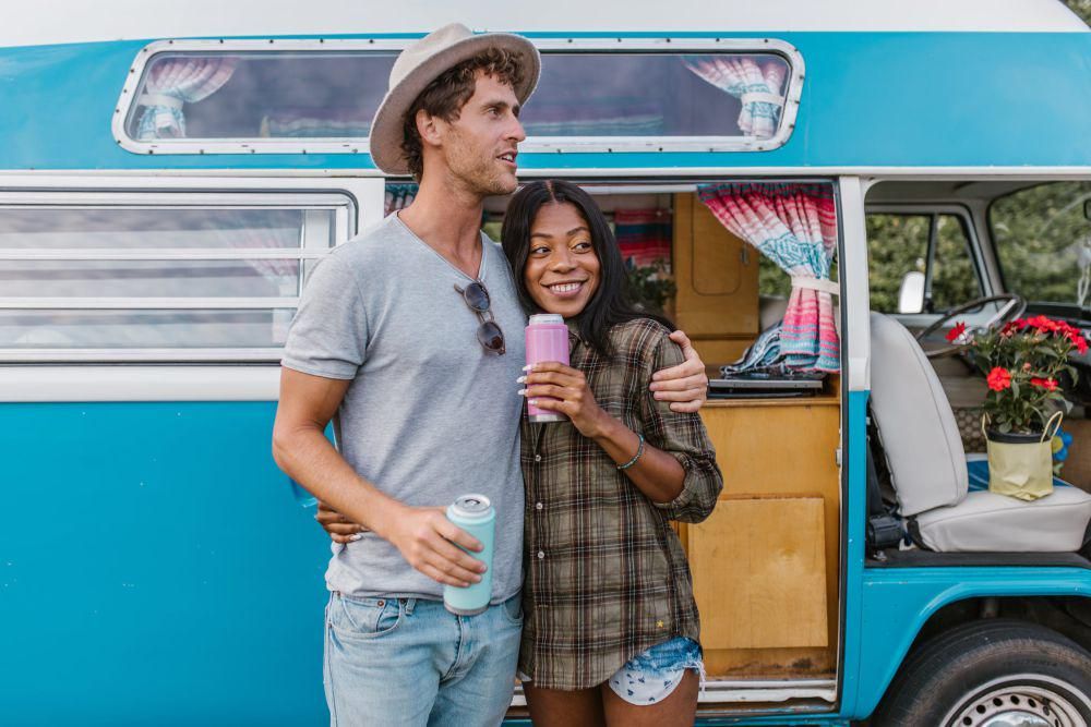 ilustrasi diam-diam suka (pexels.com/MRDNE Stock project)