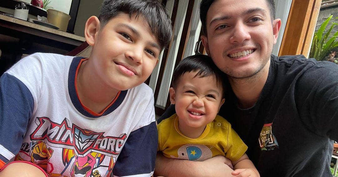 8 Foto 2 Anak Rifky Balweel, Arsen dan Kazeem | Popmama.com