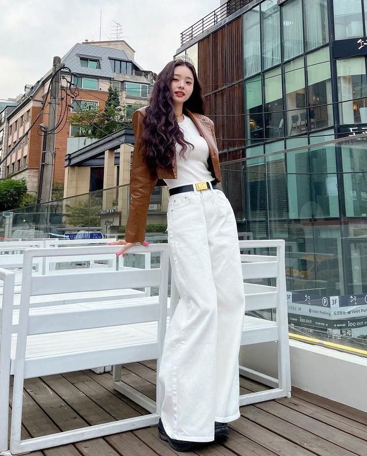 Freezia (instagram.com/dear.zia)