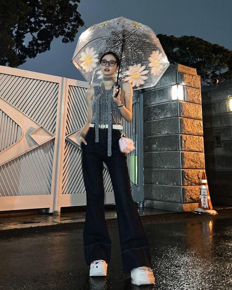 Freezia (instagram.com/dear.zia)