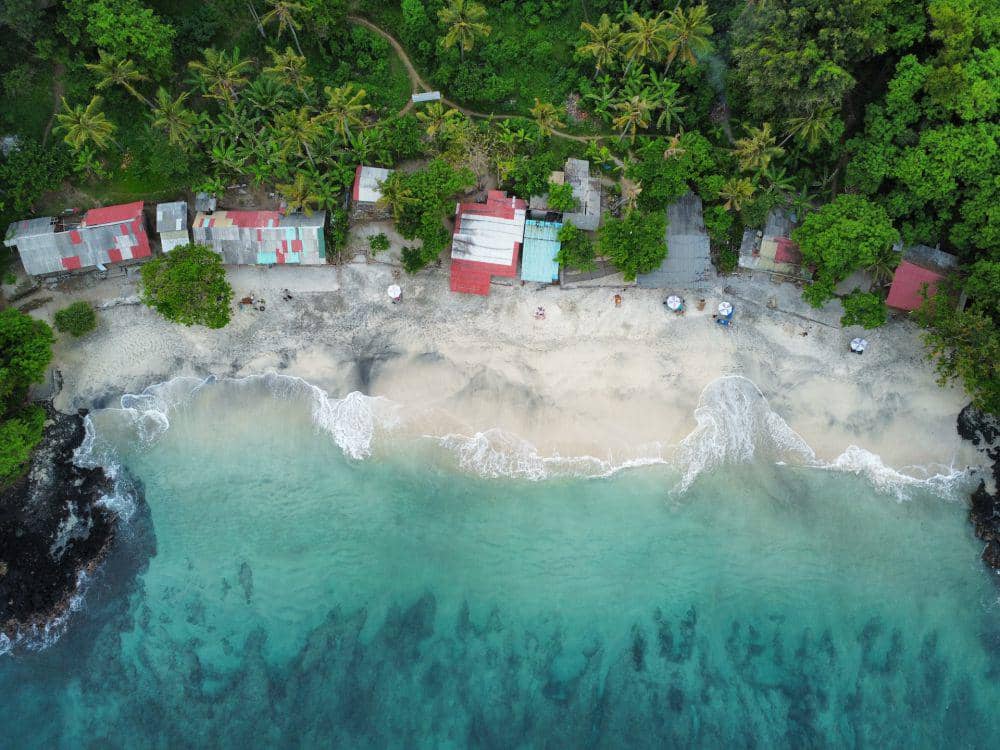 Foto Pantai Bali (unsplash.com/Vít Kabele)