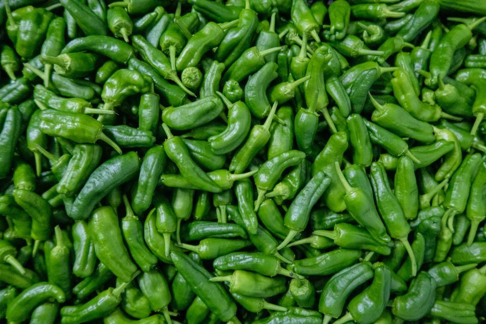 Ilustrasi cabai rawit hijau (unsplash.com/Javier Balseiro)