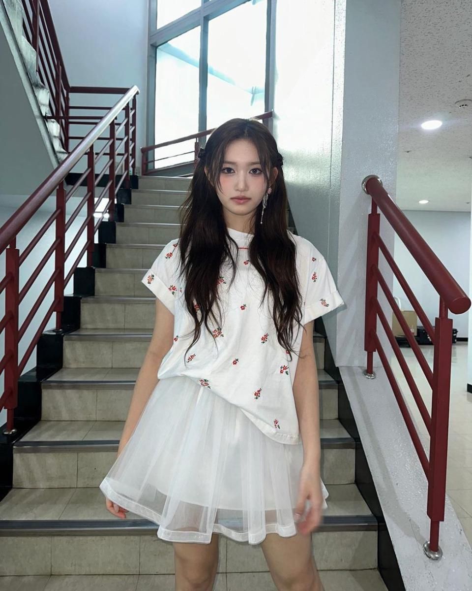 Leeseo IVE (instagram.com/ivestarship)