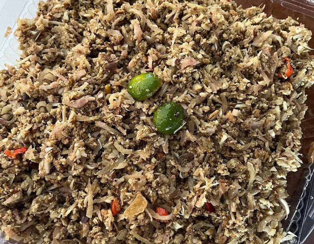 Masakan lawar khas Bali. (Instagram.com/lawarpaktut)